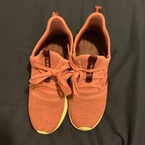 ADIDAS purple cloud foam women’s tennis shoes